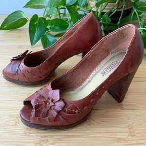 Seychelles Vintage Inspired Peep Toe Leather Pump
